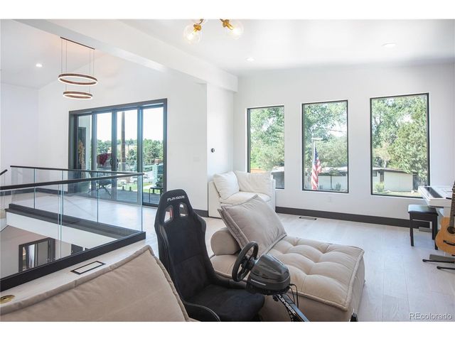 4960 S Lipan Dr, Englewood, CO 80110