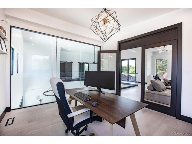 4960 S Lipan Dr, Englewood, CO 80110