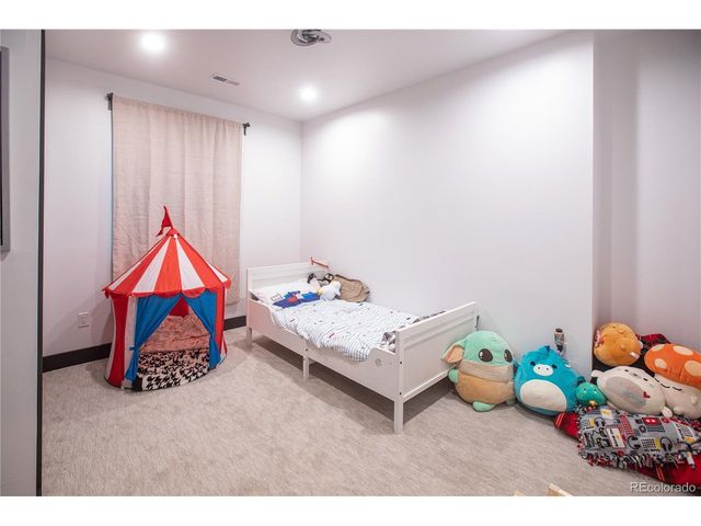 4960 S Lipan Dr, Englewood, CO 80110