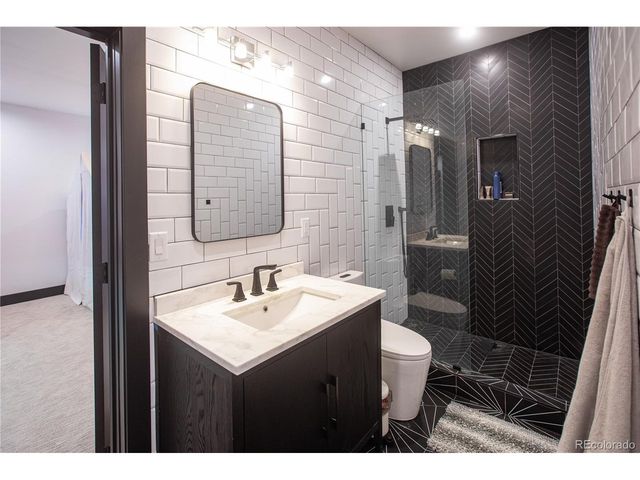 4960 S Lipan Dr, Englewood, CO 80110