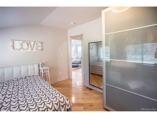 4960 S Lipan Dr, Englewood, CO 80110