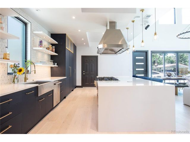 4960 S Lipan Dr, Englewood, CO 80110