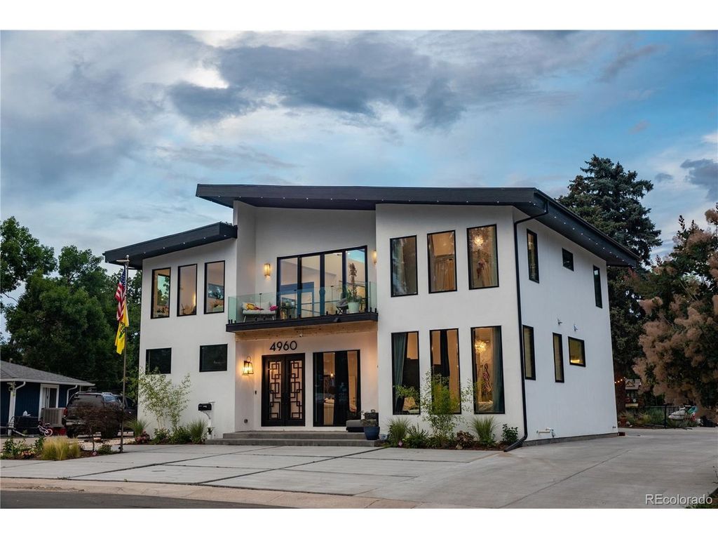 4960 S Lipan Dr, Englewood, CO 80110