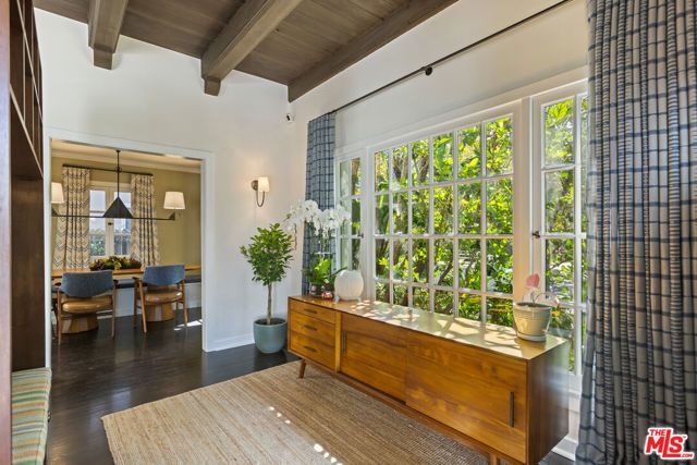 950 S Muirfield Road, Los Angeles, CA 90019
