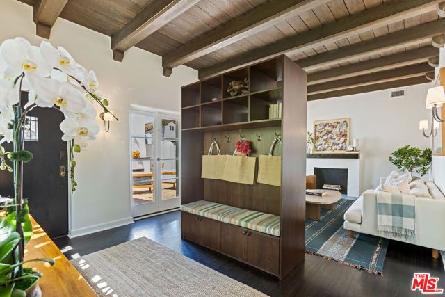 950 S Muirfield Road, Los Angeles, CA 90019