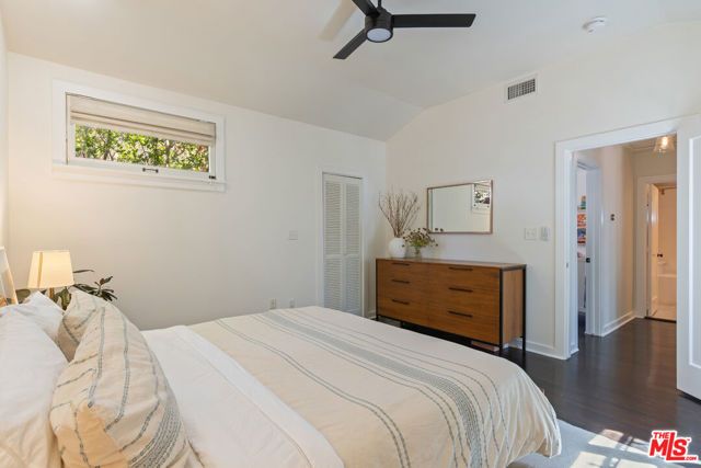 950 S Muirfield Road, Los Angeles, CA 90019
