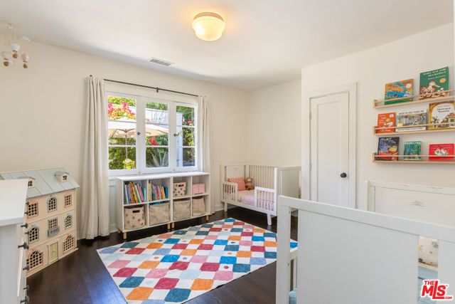 950 S Muirfield Road, Los Angeles, CA 90019