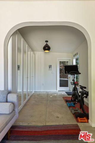 950 S Muirfield Road, Los Angeles, CA 90019