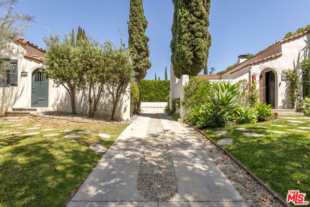 950 S Muirfield Road, Los Angeles, CA 90019