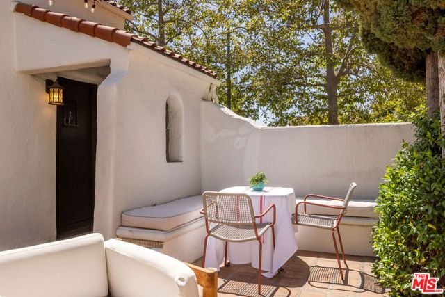 950 S Muirfield Road, Los Angeles, CA 90019