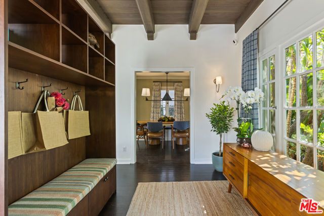 950 S Muirfield Road, Los Angeles, CA 90019