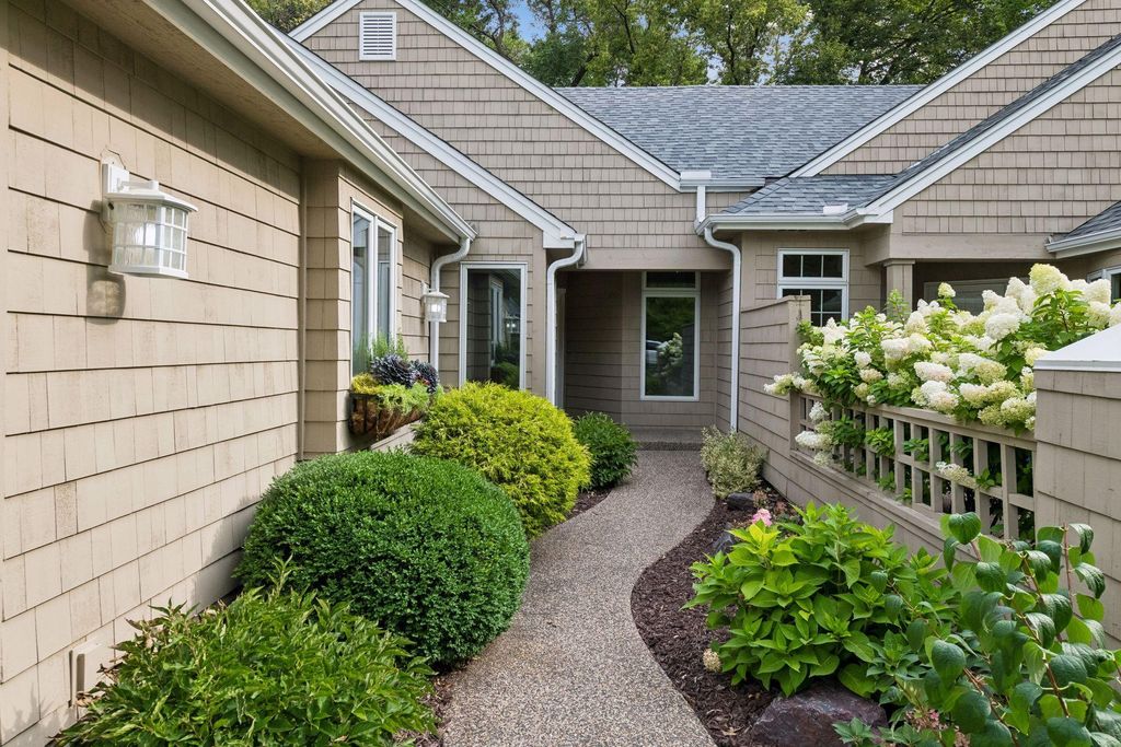 23780 Lawtonka Drive, Excelsior, MN 55331 — exterior