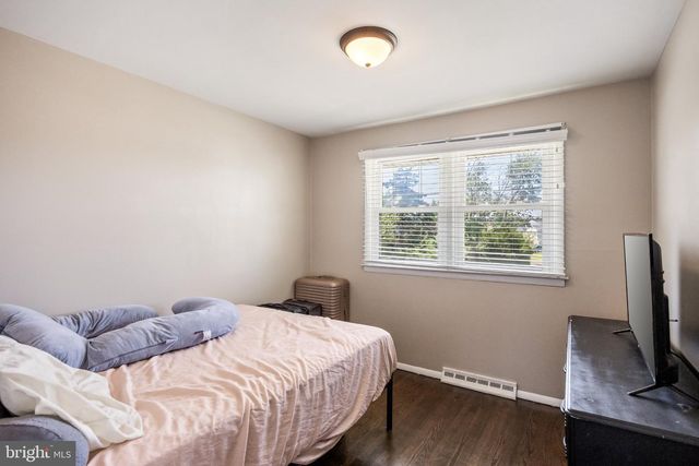 101 SADDLE RIDGE RD, Voorhees, NJ 08043