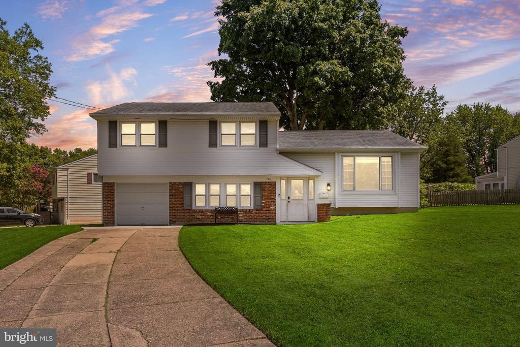 101 SADDLE RIDGE RD, Voorhees, NJ 08043