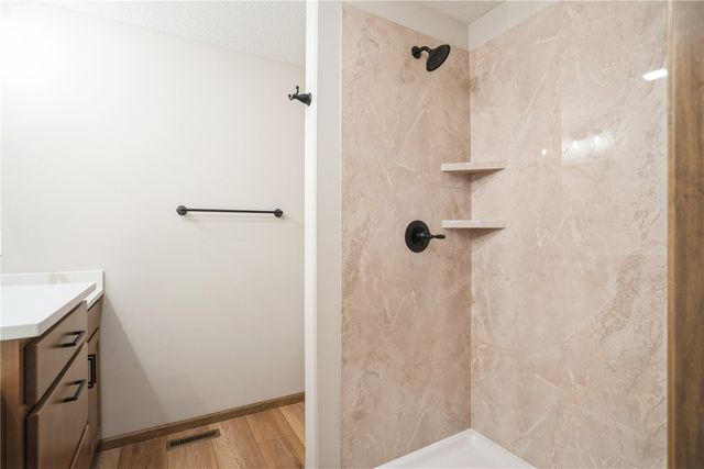 3329 Center Court, Robins, IA 52328