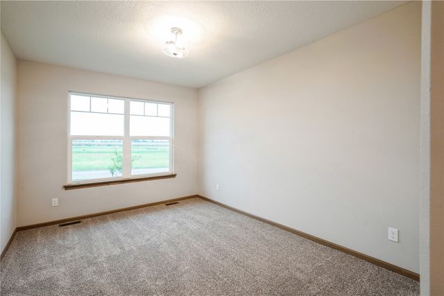 3329 Center Court, Robins, IA 52328