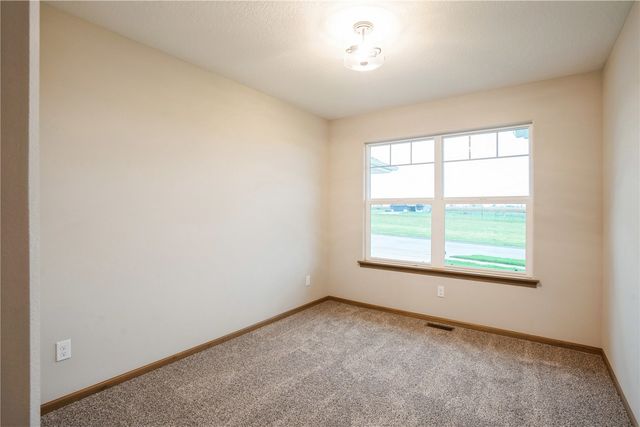 3329 Center Court, Robins, IA 52328