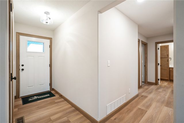 3329 Center Court, Robins, IA 52328