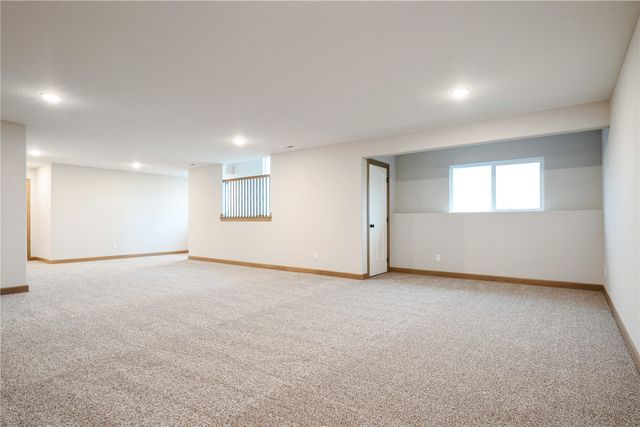 3329 Center Court, Robins, IA 52328