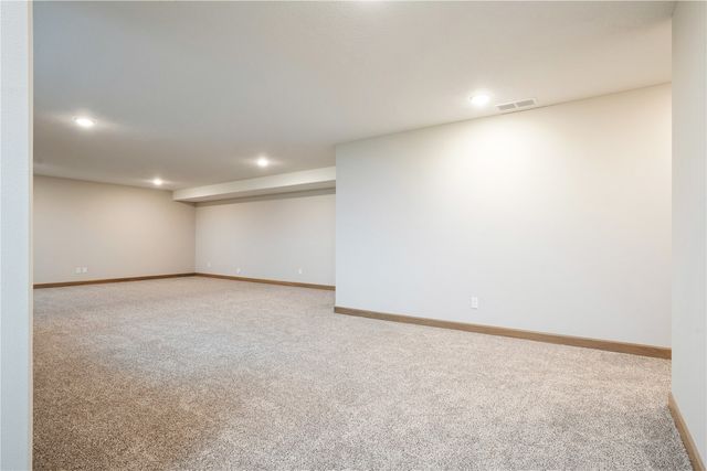 3329 Center Court, Robins, IA 52328