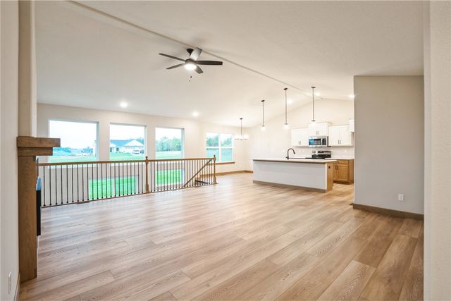 3329 Center Court, Robins, IA 52328