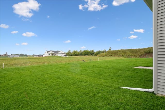 3329 Center Court, Robins, IA 52328