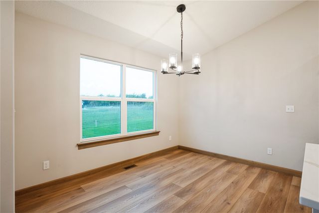 3329 Center Court, Robins, IA 52328