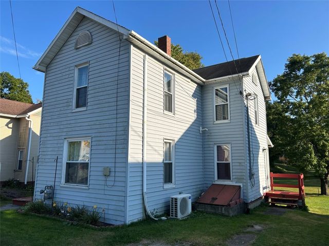 126 E ERIE Street, Linesville, PA 16424
