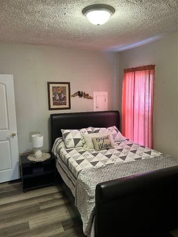 126 E ERIE Street, Linesville, PA 16424