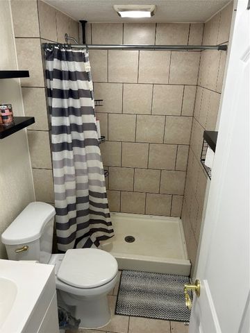 126 E ERIE Street, Linesville, PA 16424