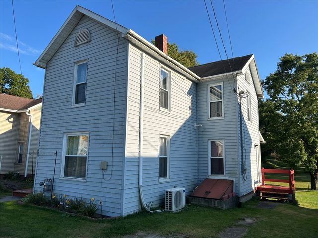 126 E ERIE Street, Linesville, PA 16424