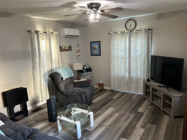 126 E ERIE Street, Linesville, PA 16424