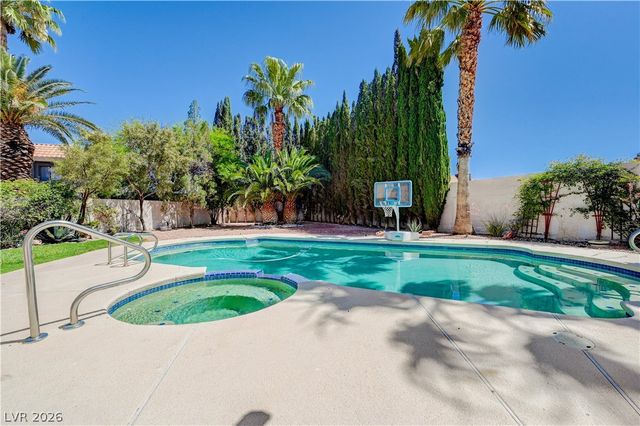 2704 Fire Water Court, Las Vegas, NV 89117