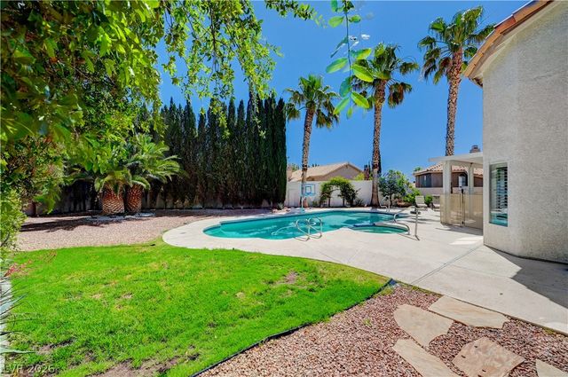 2704 Fire Water Court, Las Vegas, NV 89117