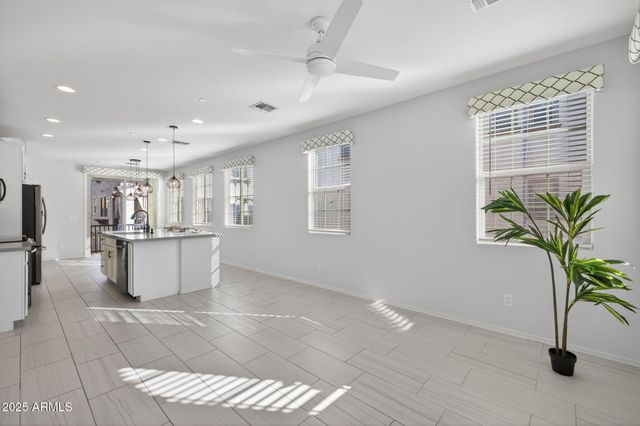 1733 E BRIDGEPORT Parkway, Gilbert, AZ 85295