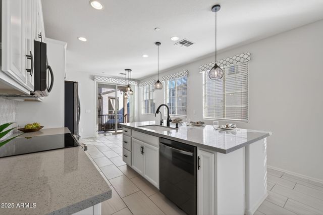 1733 E BRIDGEPORT Parkway, Gilbert, AZ 85295