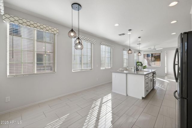 1733 E BRIDGEPORT Parkway, Gilbert, AZ 85295