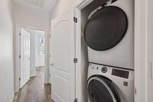 1733 E BRIDGEPORT Parkway, Gilbert, AZ 85295