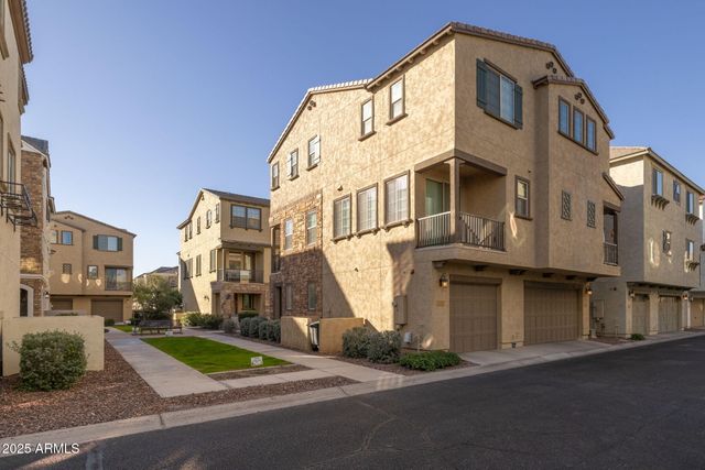 1733 E BRIDGEPORT Parkway, Gilbert, AZ 85295