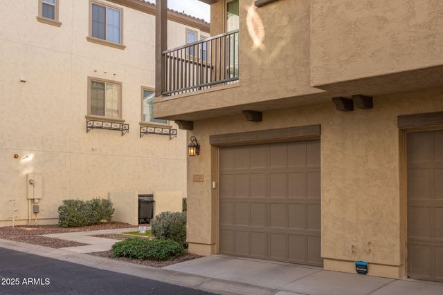 1733 E BRIDGEPORT Parkway, Gilbert, AZ 85295