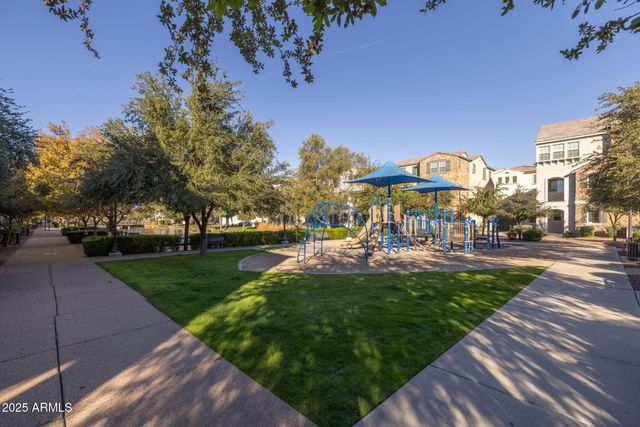 1733 E BRIDGEPORT Parkway, Gilbert, AZ 85295