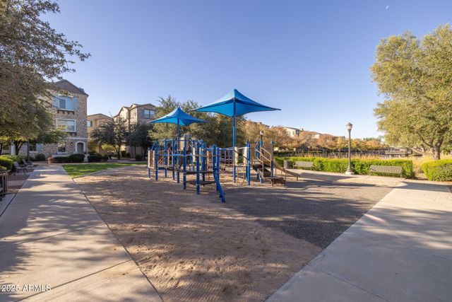 1733 E BRIDGEPORT Parkway, Gilbert, AZ 85295