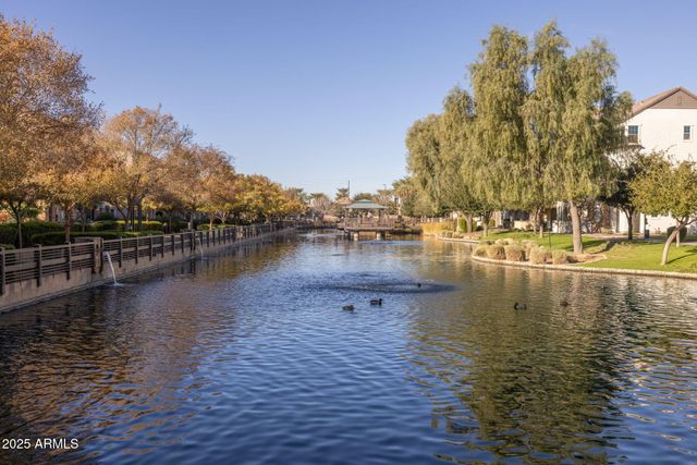 1733 E BRIDGEPORT Parkway, Gilbert, AZ 85295