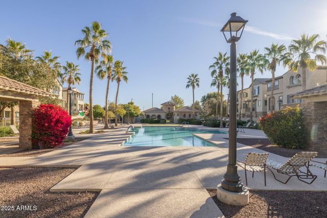 1733 E BRIDGEPORT Parkway, Gilbert, AZ 85295