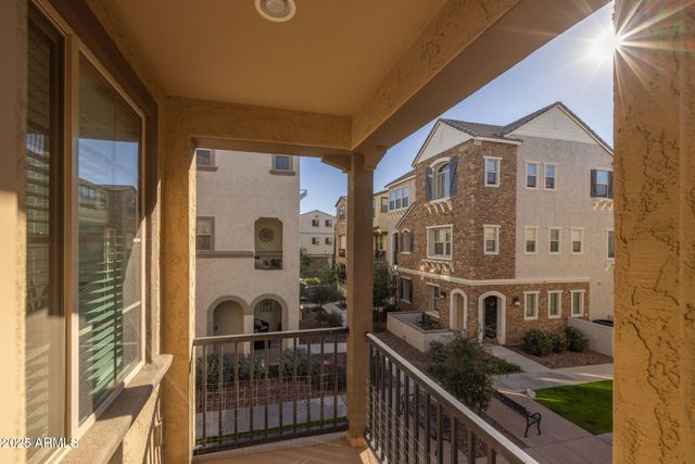 1733 E BRIDGEPORT Parkway, Gilbert, AZ 85295