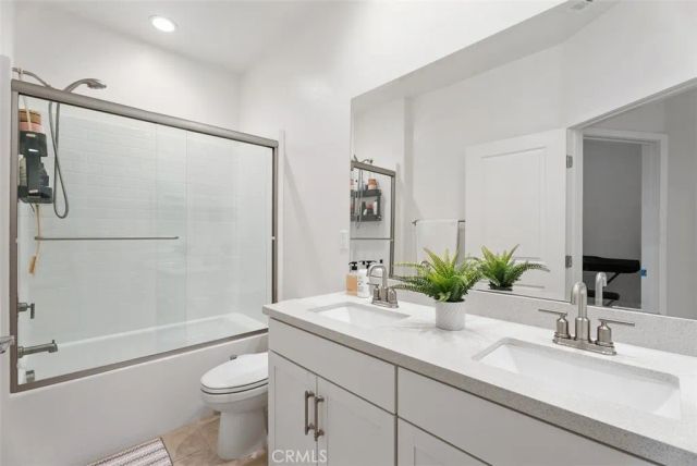 704 Dusky Creek, Lake Forest, CA 92610