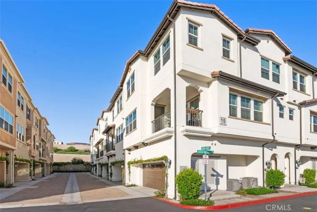 704 Dusky Creek, Lake Forest, CA 92610