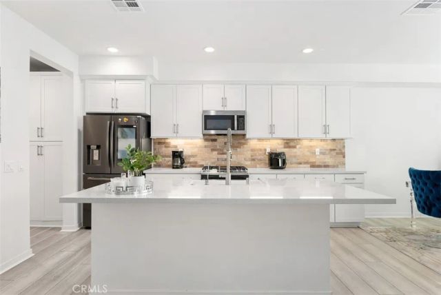 704 Dusky Creek, Lake Forest, CA 92610