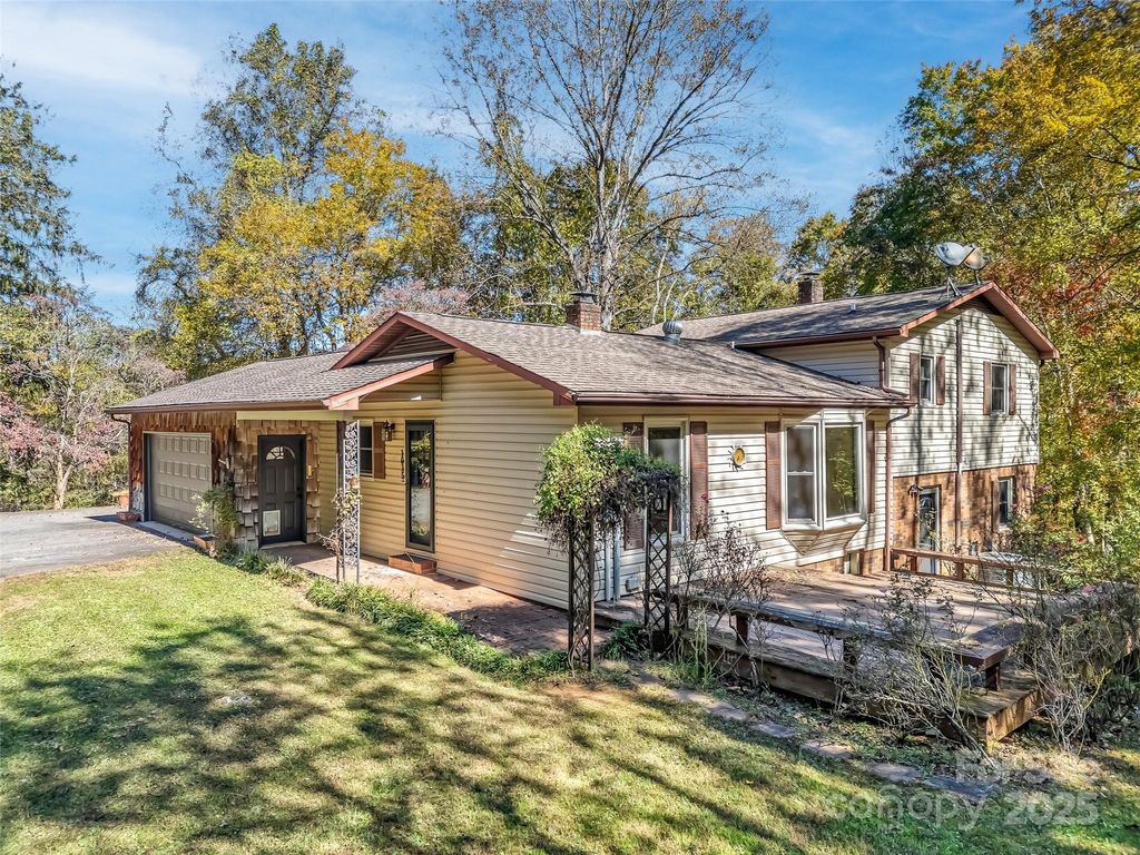 1015 Pisgah Highway, Candler, NC 28715