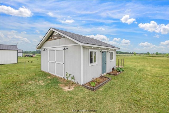 5284 Hammond Circle, Iola, TX 77861